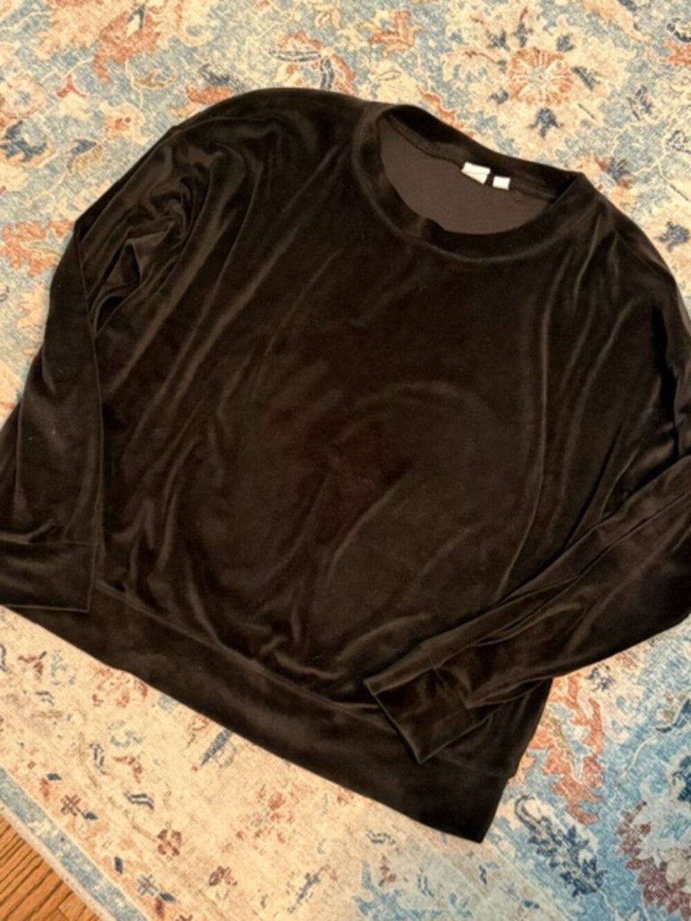 (4 for $20) GAP Velour Long Sleeve Top - Small - Like New